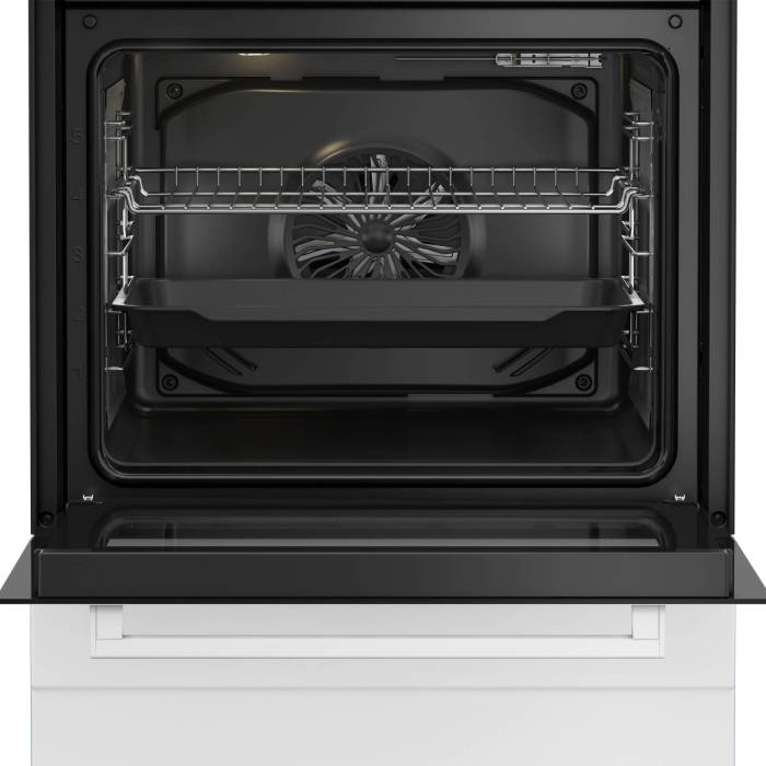 Beko FBE66000WD — внутренняя камера из чёрной эмали с пятиуровневыми направляющими и галогенной подсветкой