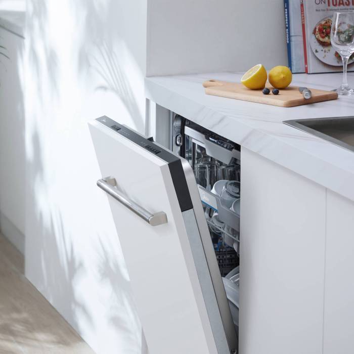 Midea MID60S340i — с возможностью отсрочки старта до 24 часов, с программой стекло и режимом Eco, заказать с установкой по Бишкеку