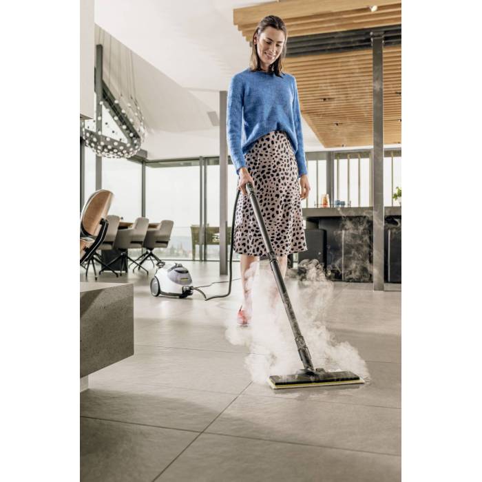 KARCHER SC 5 — встроенные держатели для аксессуаров, отсек для кабеля и парковка насадки для пола