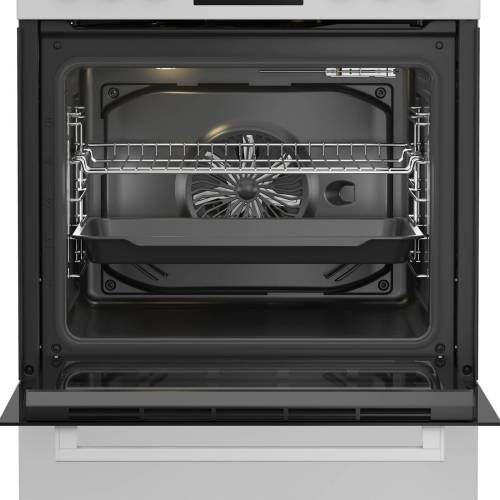 Beko FBM62320WDSN — стеклянная крышка защищает варочную поверхность от загрязнений после использования